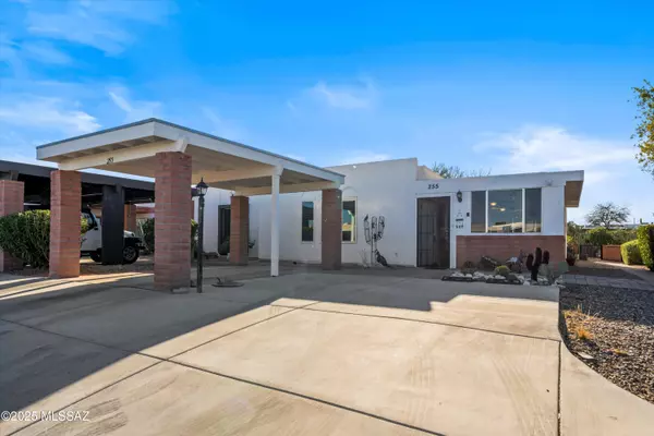 255 N Paseo De Los Conquistadores, Green Valley, AZ 85614