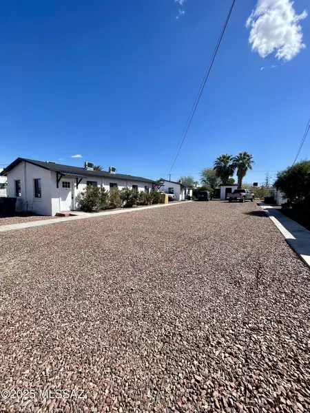 2714 N Hopi Place, Tucson, AZ 85705