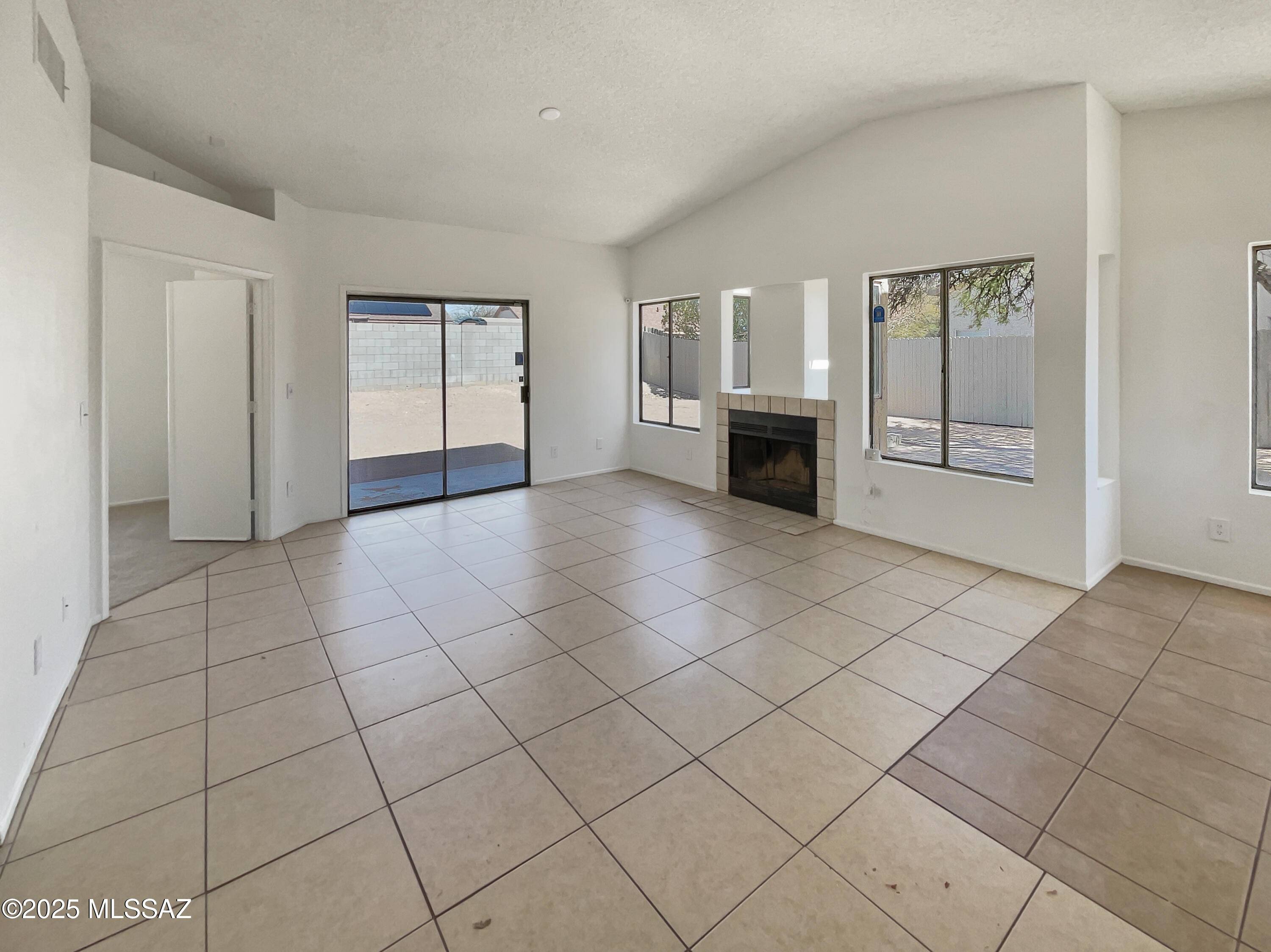 Tucson, AZ 85746,3426 Avenida Del Pueblo