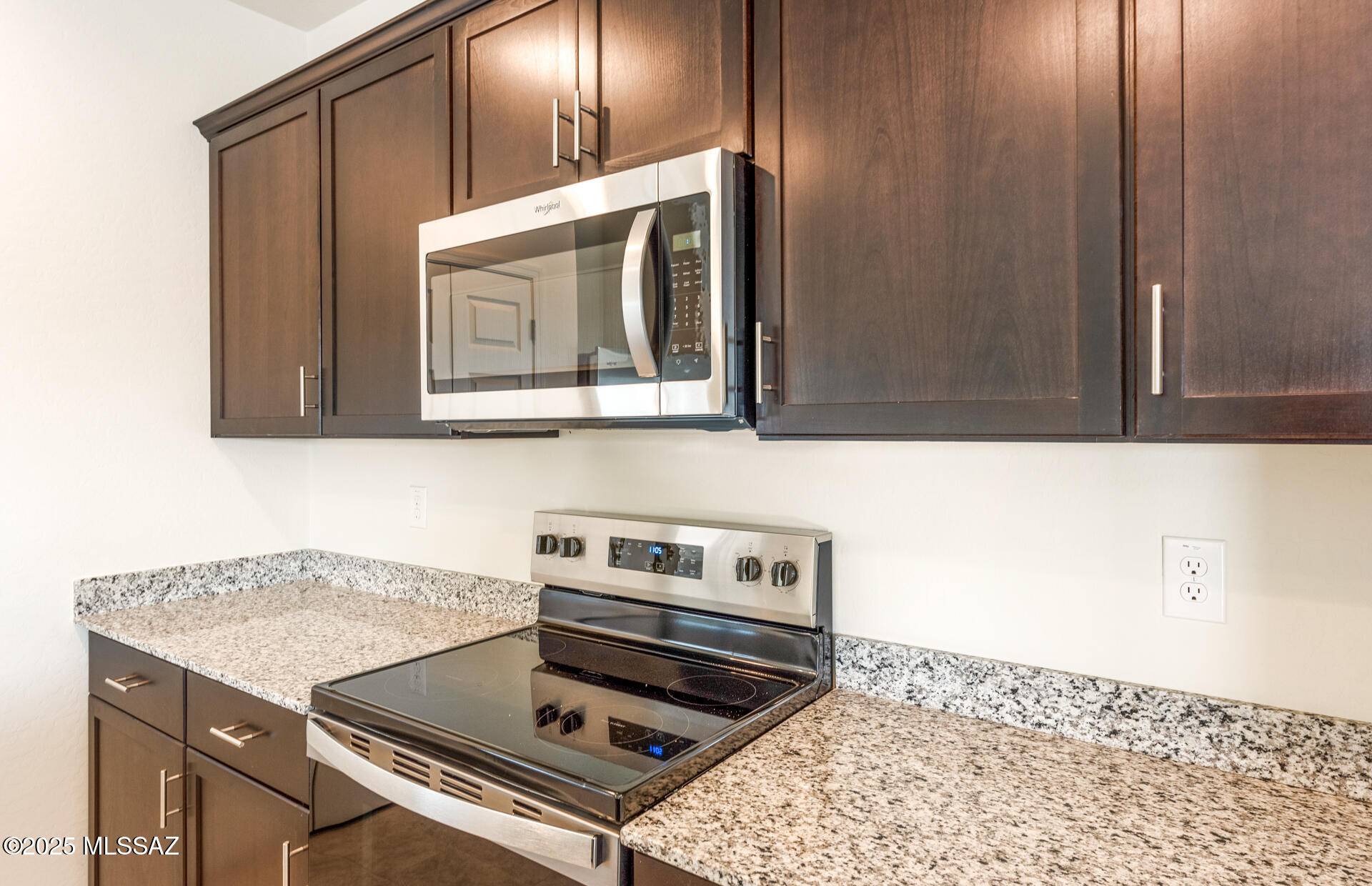Sahuarita, AZ 85629,870 W Calle El Teclado