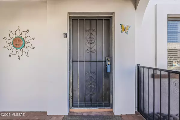 Green Valley, AZ 85614,317 S Paseo Quinta  #D