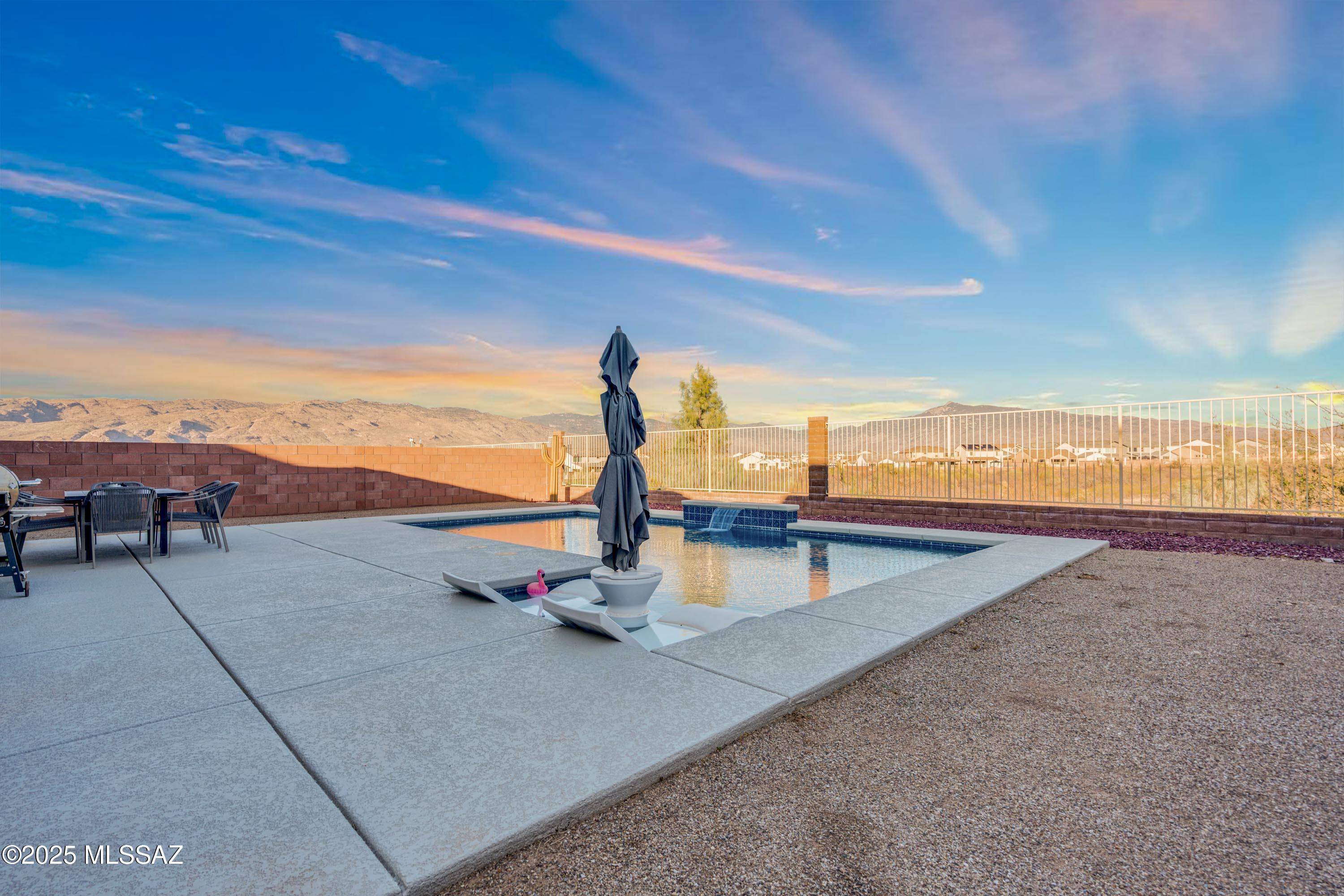 8111 S Soltero Mine Drive, Tucson, AZ 85747