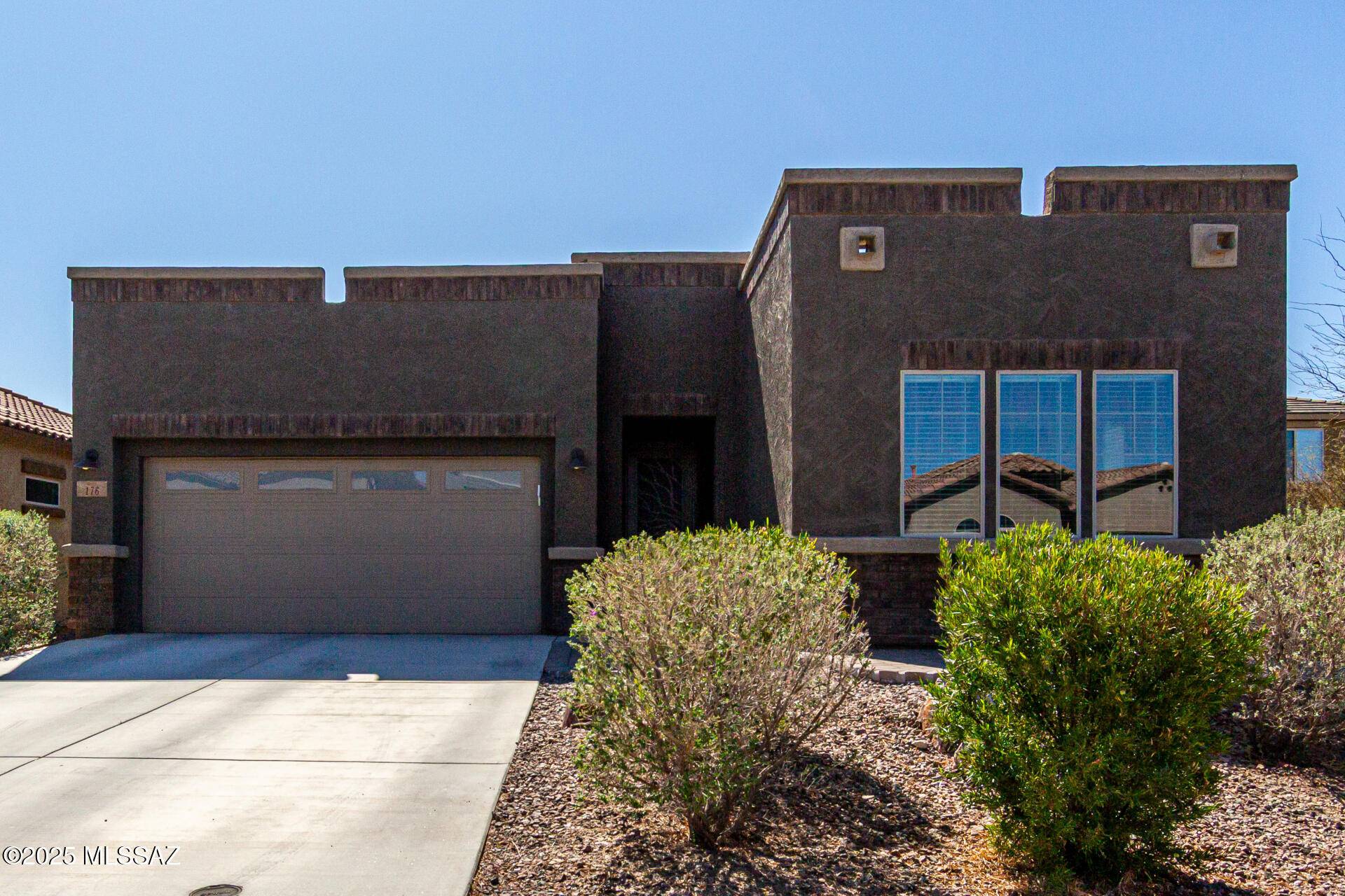 176 E Twintip Place, Tucson, AZ 85755