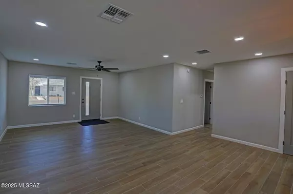 Tucson, AZ 85711,4733 E 18th Street