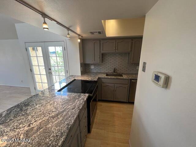 Tucson, AZ 85718,1200 E River Road #G90