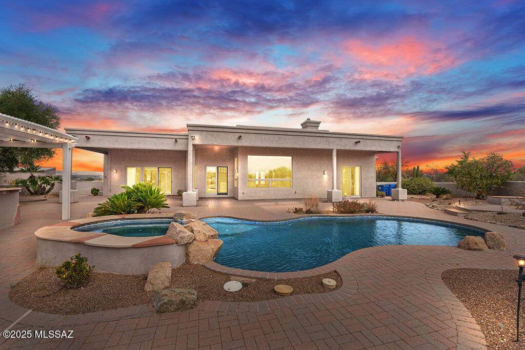 592 E Corte Pasadera Verde, Green Valley, AZ 85614