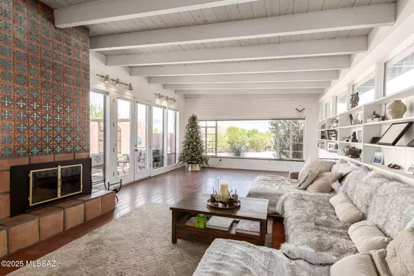 350 N Schrader Lane, Tucson, AZ 85748