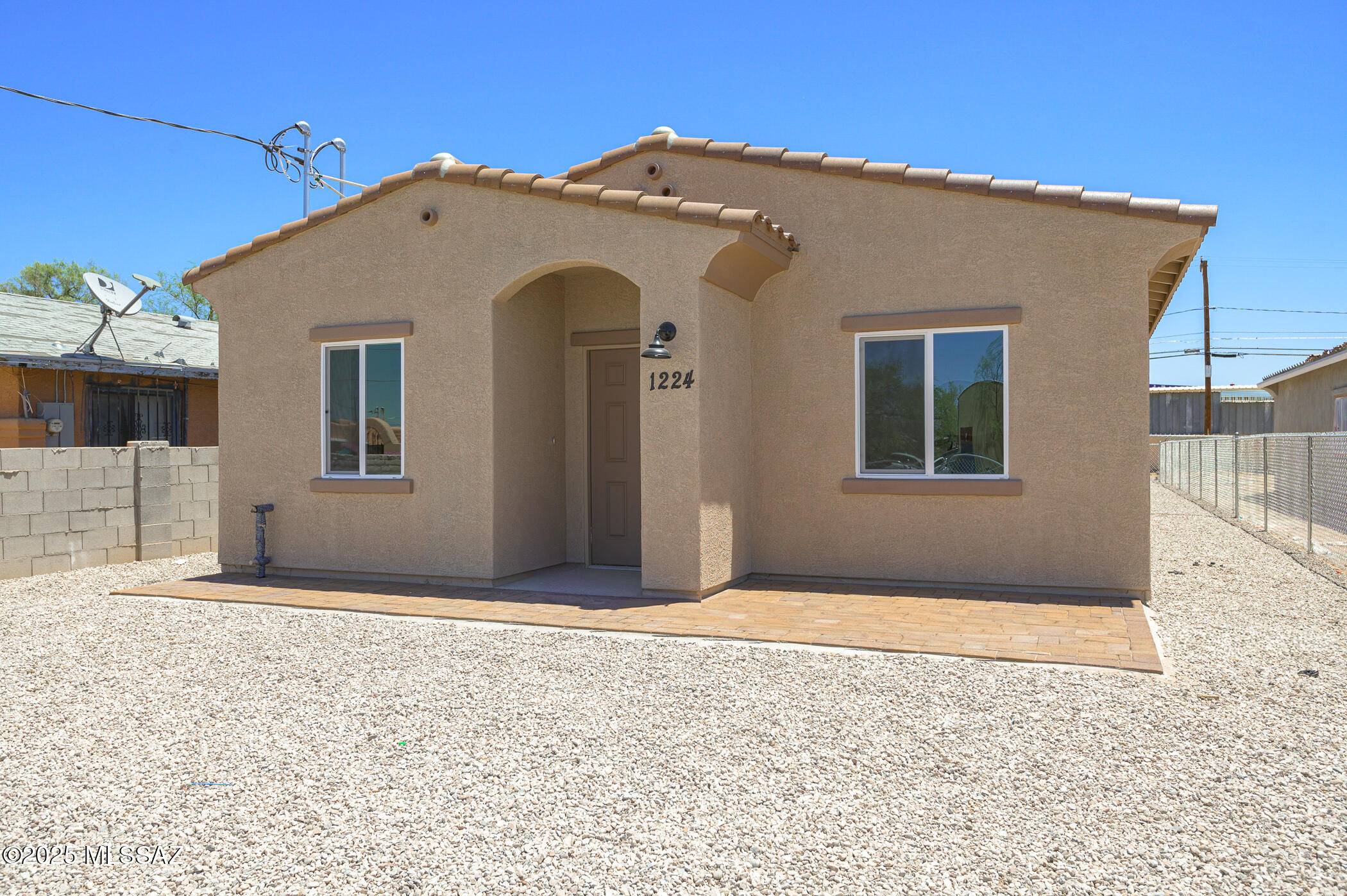 1224 N 13th Avenue, Tucson, AZ 85705