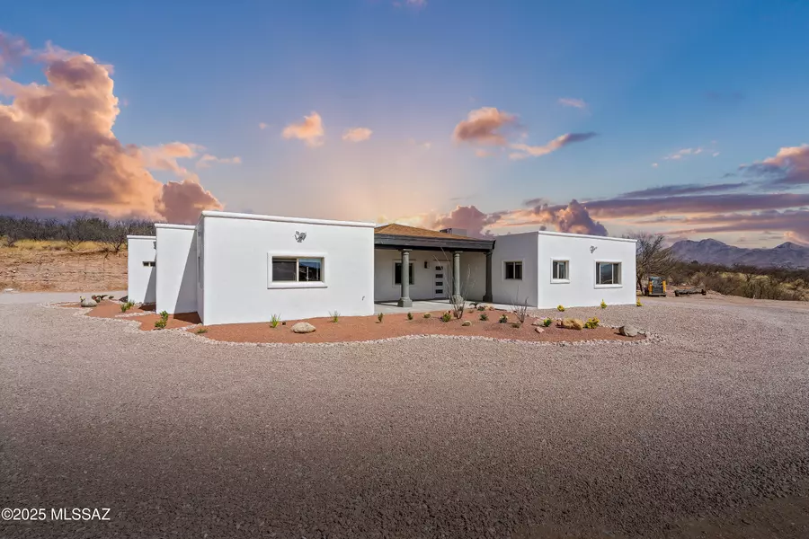 1044 Circulo Aventura, Rio Rico, AZ 85648