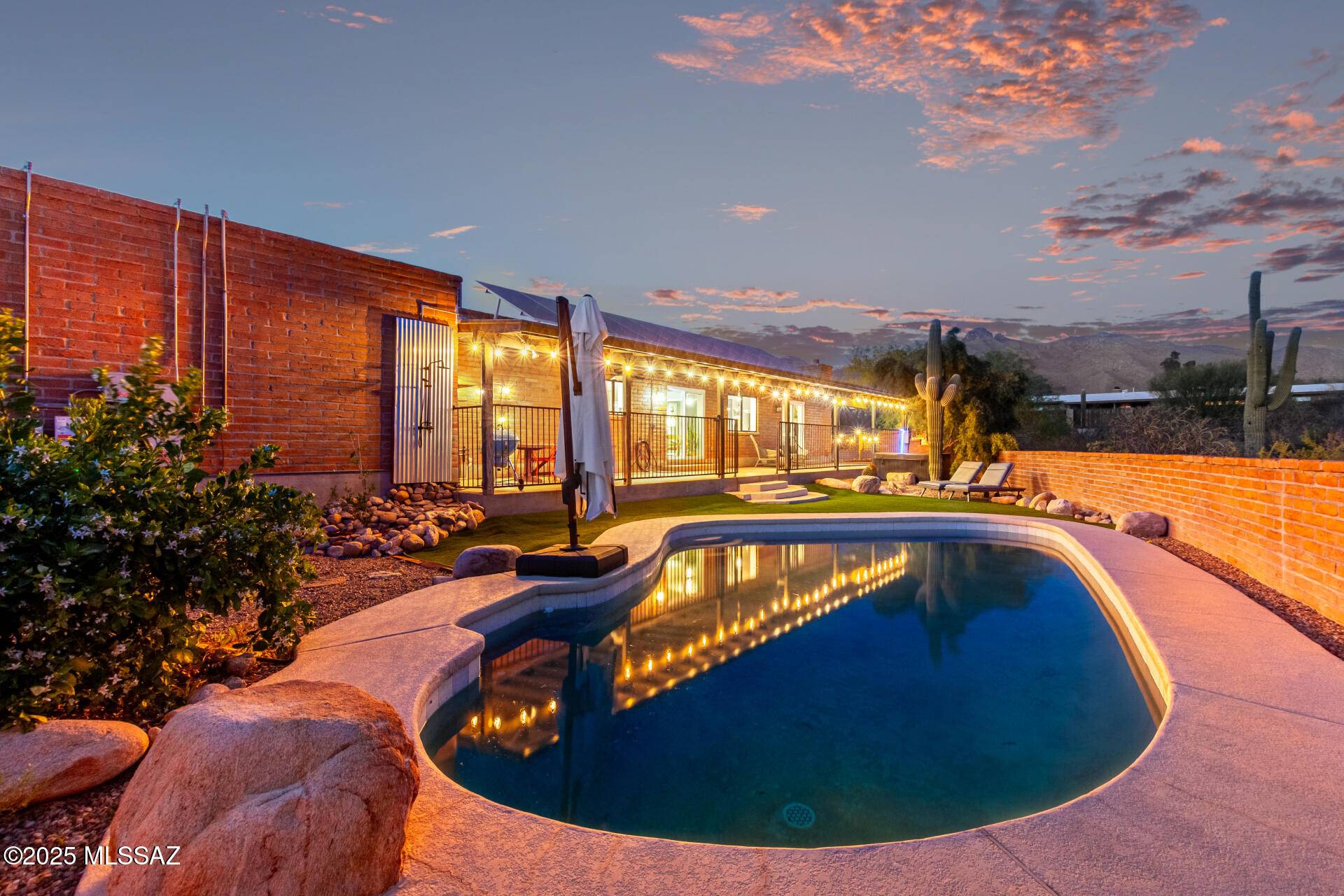 1040 E Camino De Los Padres, Tucson, AZ 85718