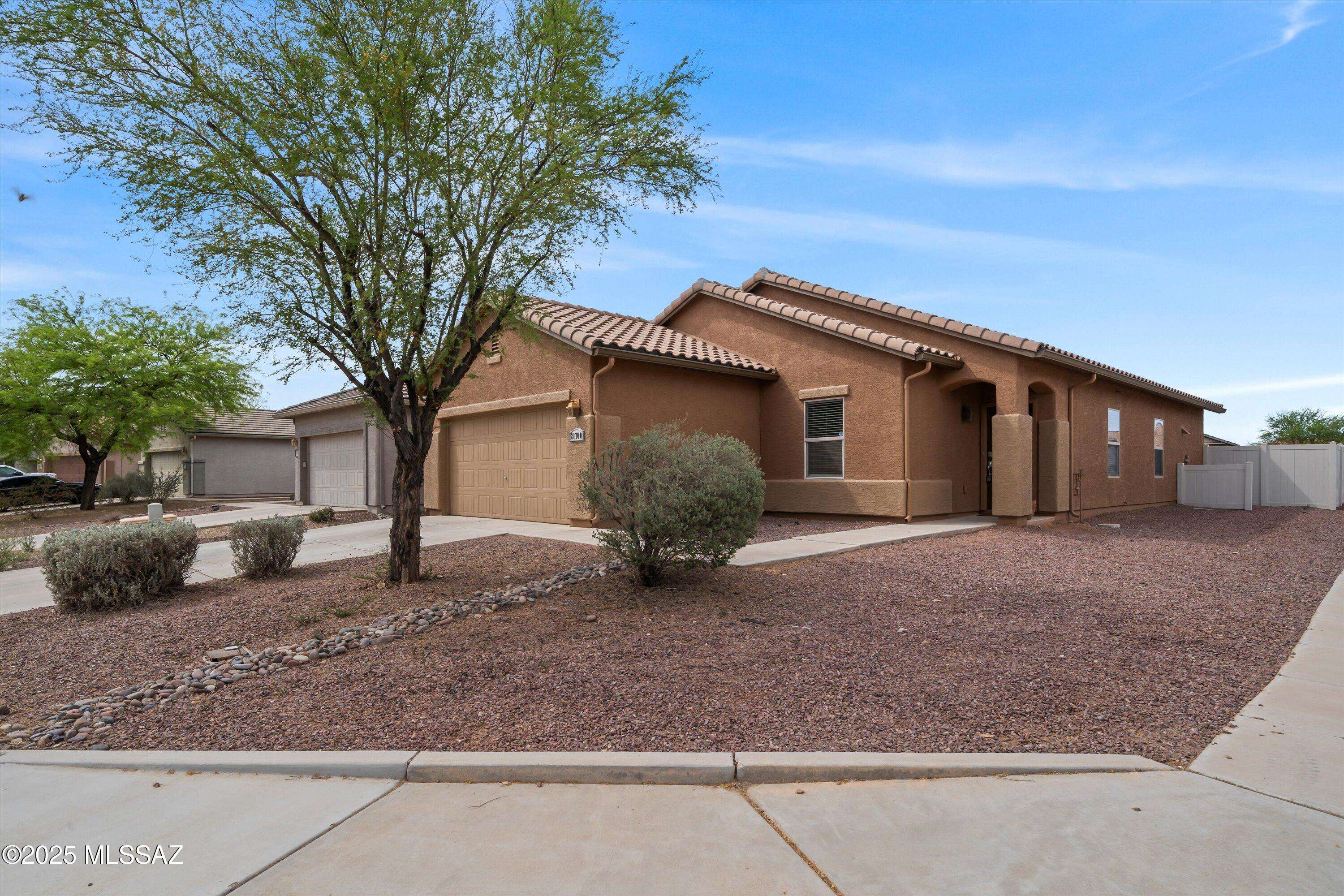 21700 E Governor Drive, Red Rock, AZ 85145
