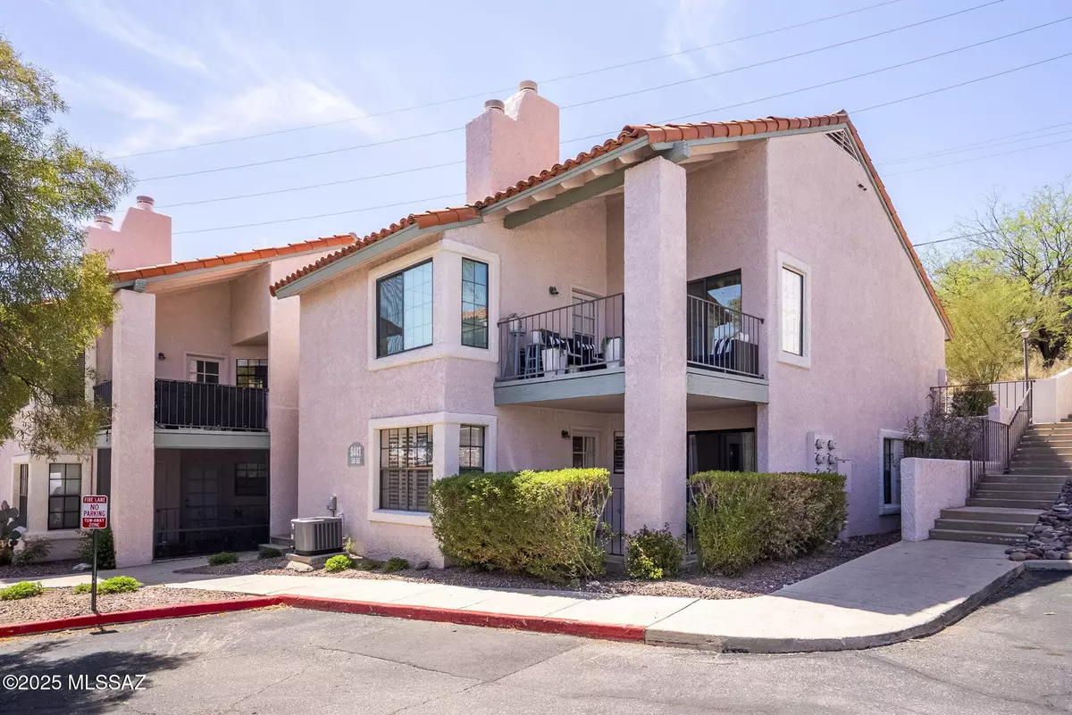 Tucson, AZ 85718,6441 N Tierra De Las Catalinas  #55