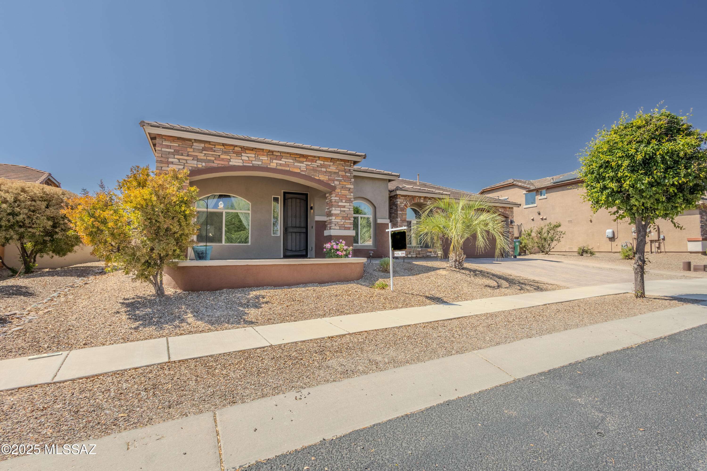 Sahuarita, AZ 85629,647 W Calle Las Tunas