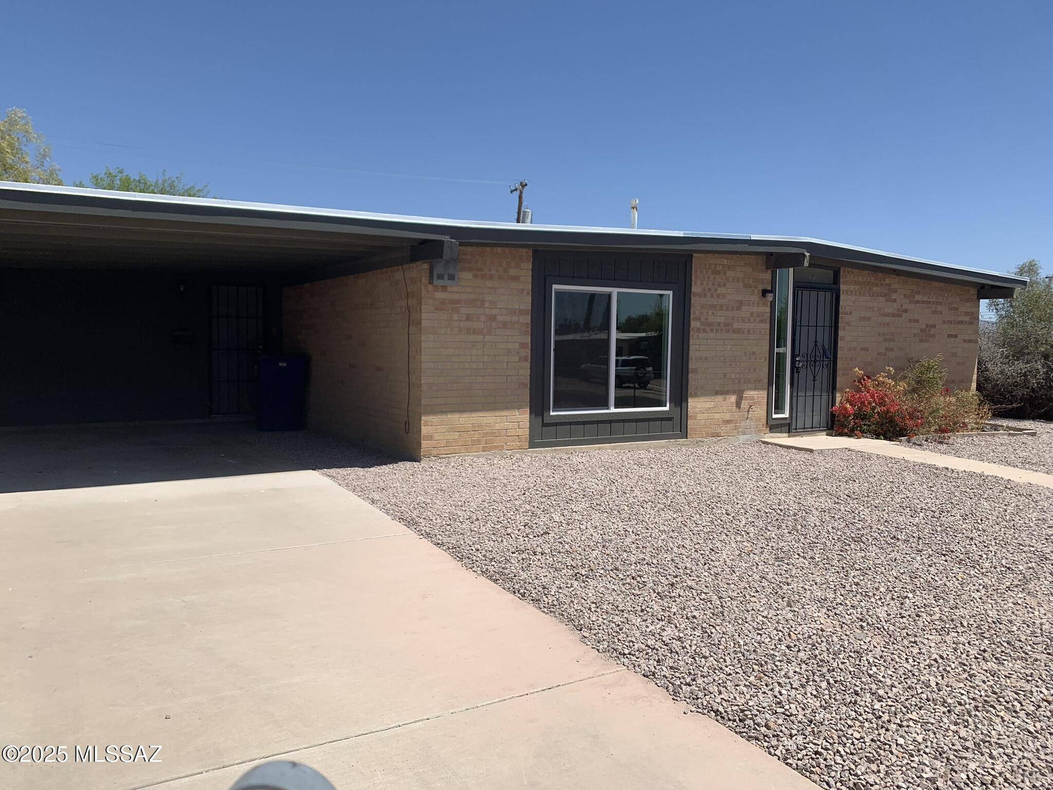Tucson, AZ 85710,7617 E Morelos Place
