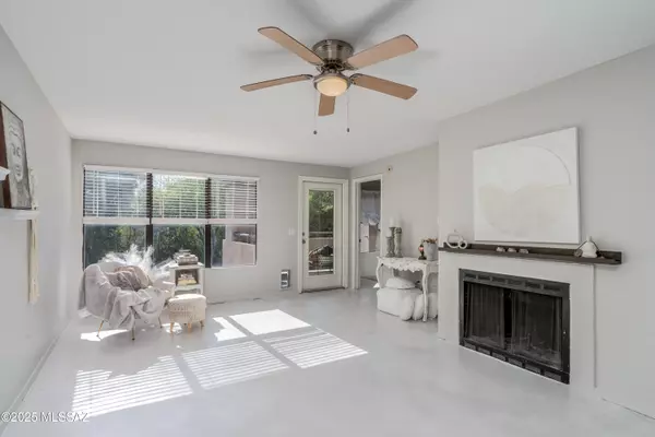 5855 N Kolb Road #6210, Tucson, AZ 85750