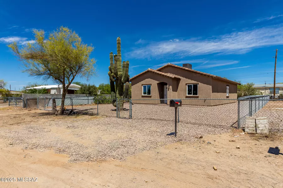 9010 W Bruce Street, Tucson, AZ 85735