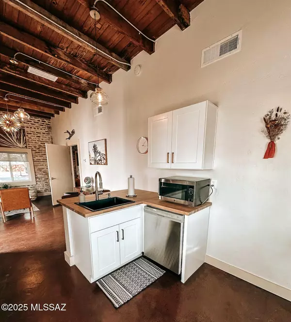 Tucson, AZ 85701,930 S 5th Avenue