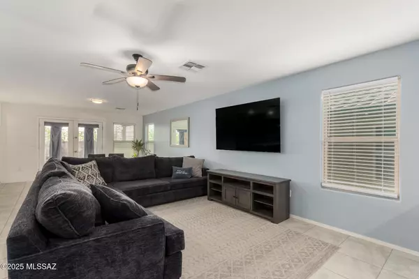 Tucson, AZ 85757,6284 S Nightjar Lane