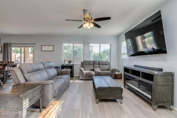 Sahuarita, AZ 85629,894 E Prairie Field Lane