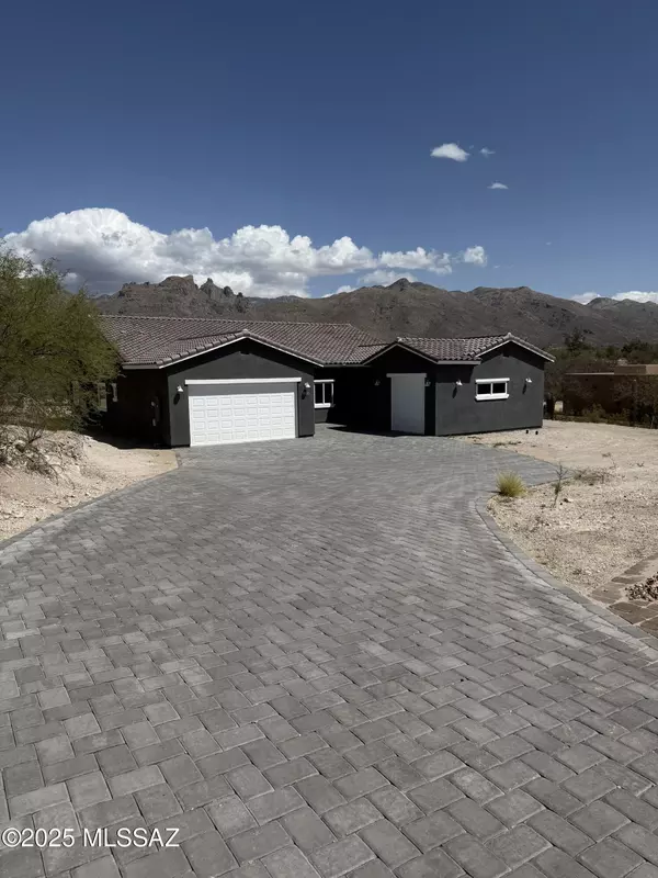 9055 E Bear Canyon Place, Tucson, AZ 85749