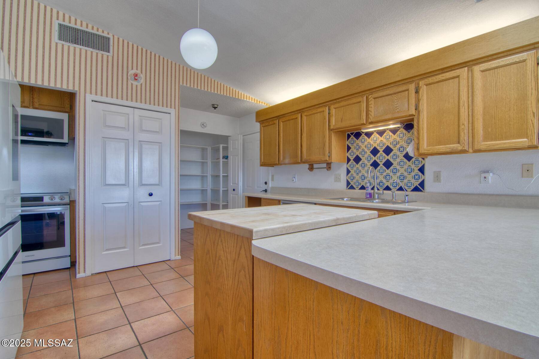 Tucson, AZ 85730,4050 S Melpomene Way
