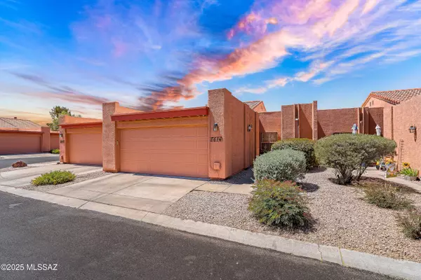 8614 E Pembrook Drive, Tucson, AZ 85715