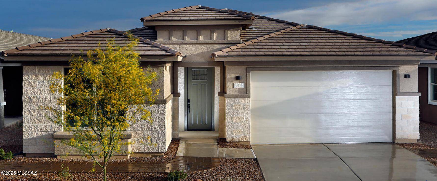 10422 E Silver Fox Drive, Tucson, AZ 85748