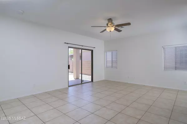 Sahuarita, AZ 85629,136 E Corte Rancho Colina