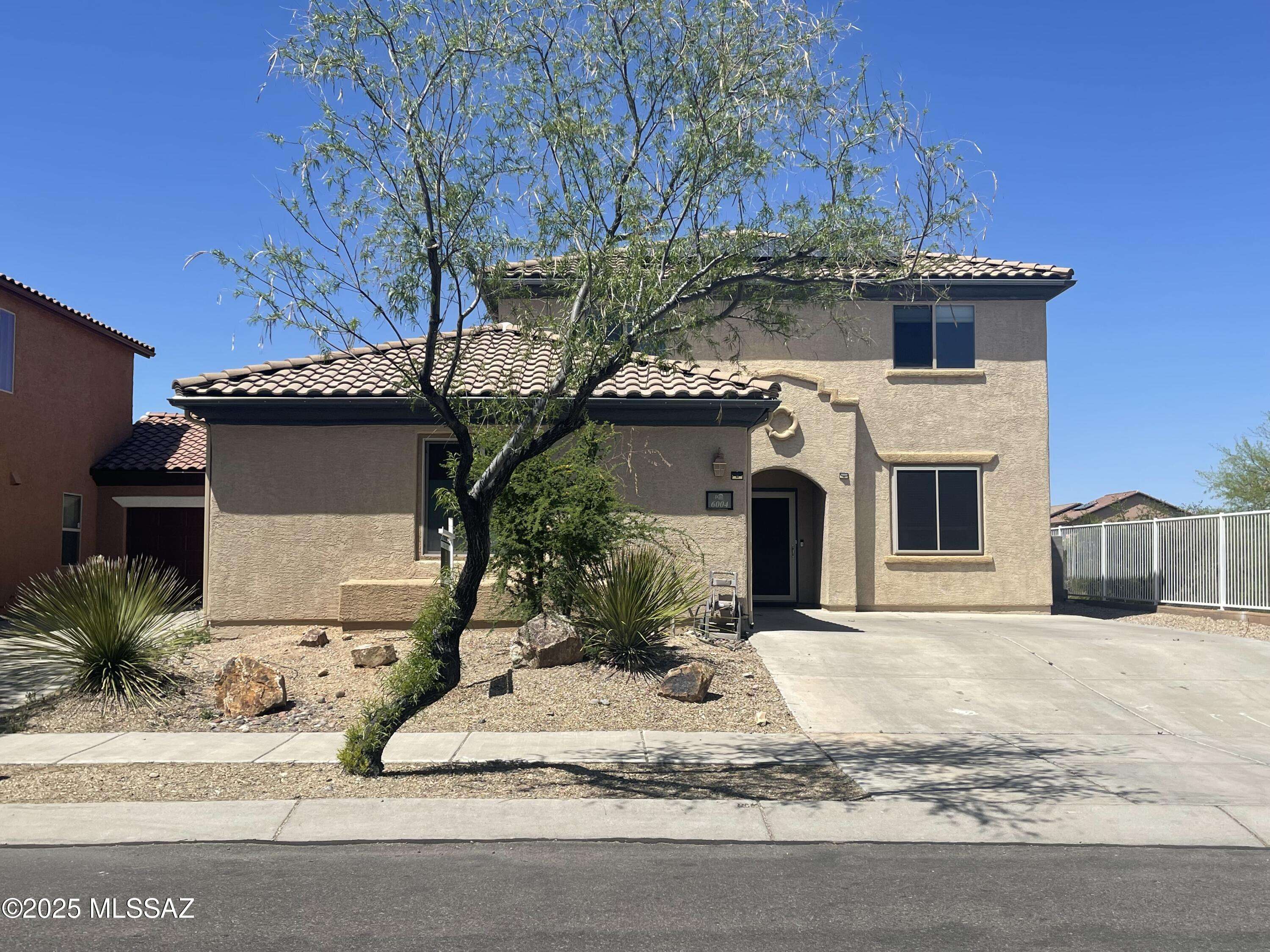 6004 S Meadow Breeze Drive, Tucson, AZ 85747