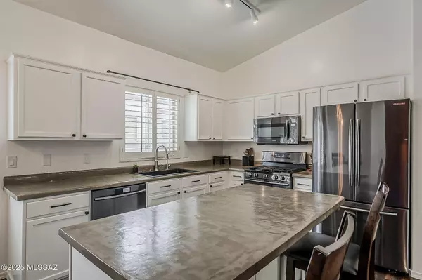 Sahuarita, AZ 85629,504 E Camino Del Pinsapo