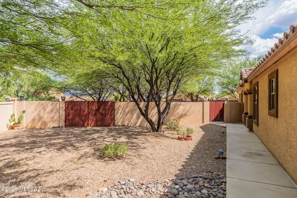 Sahuarita, AZ 85629,703 W Calle Coroza