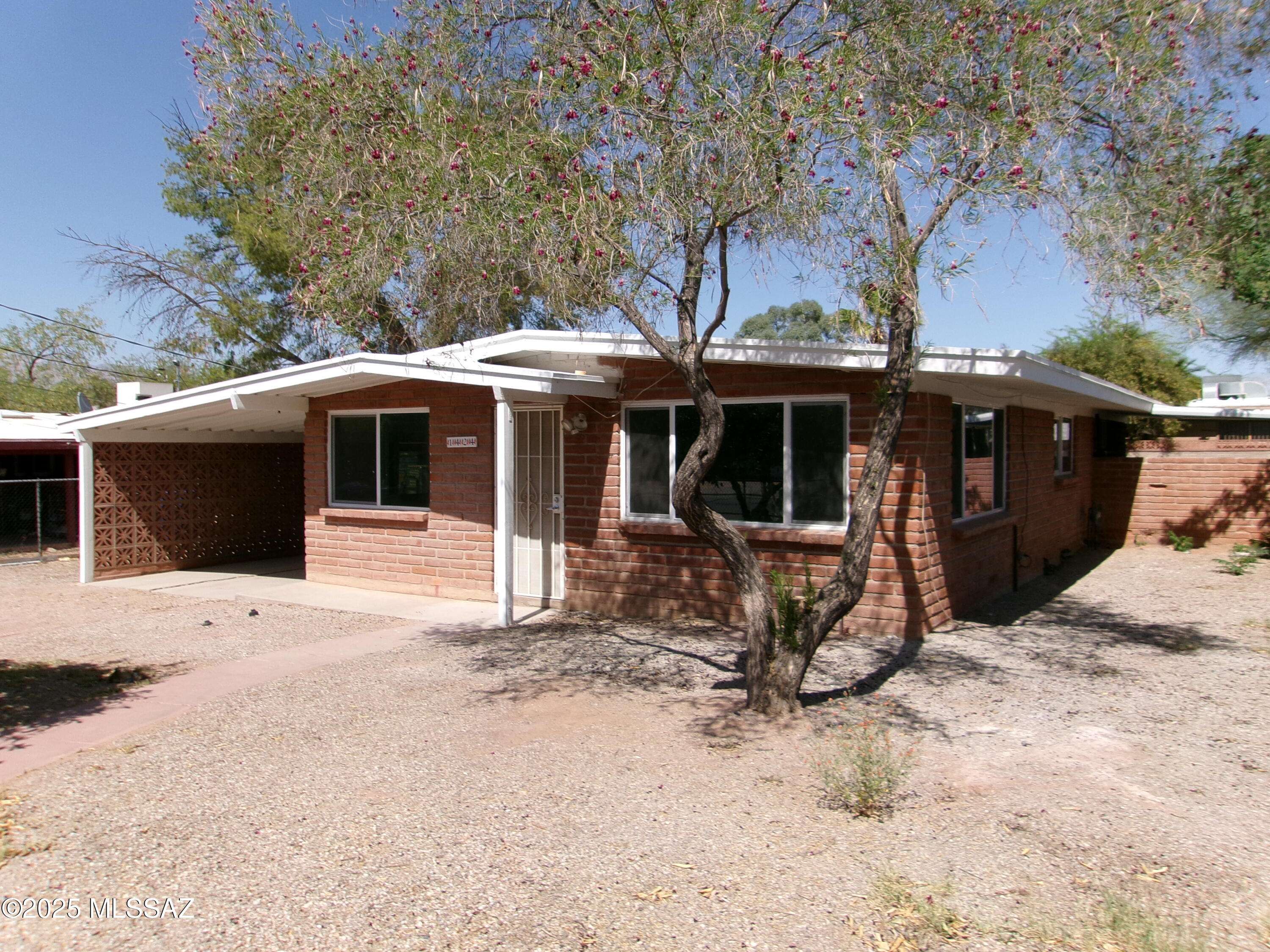 1424 N Bryant Avenue, Tucson, AZ 85712