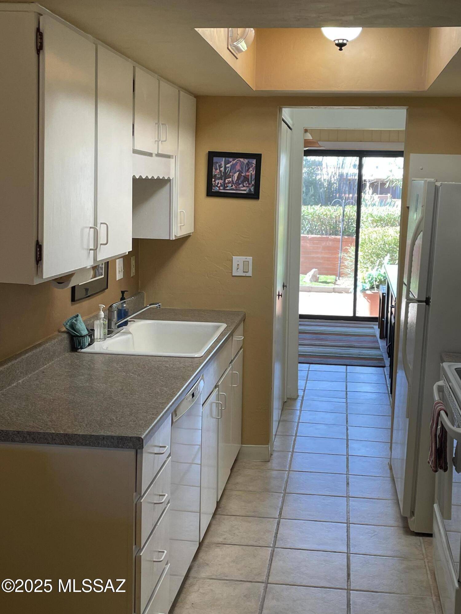 Green Valley, AZ 85614,360 W Camino Del Sonador