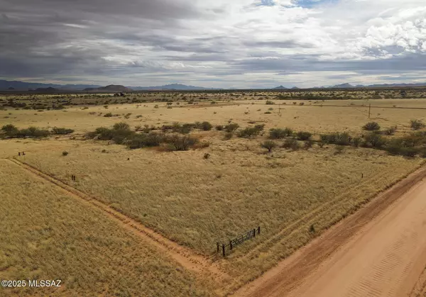 2 Lots S Desert Road #9 & 10, Pearce, AZ 85625