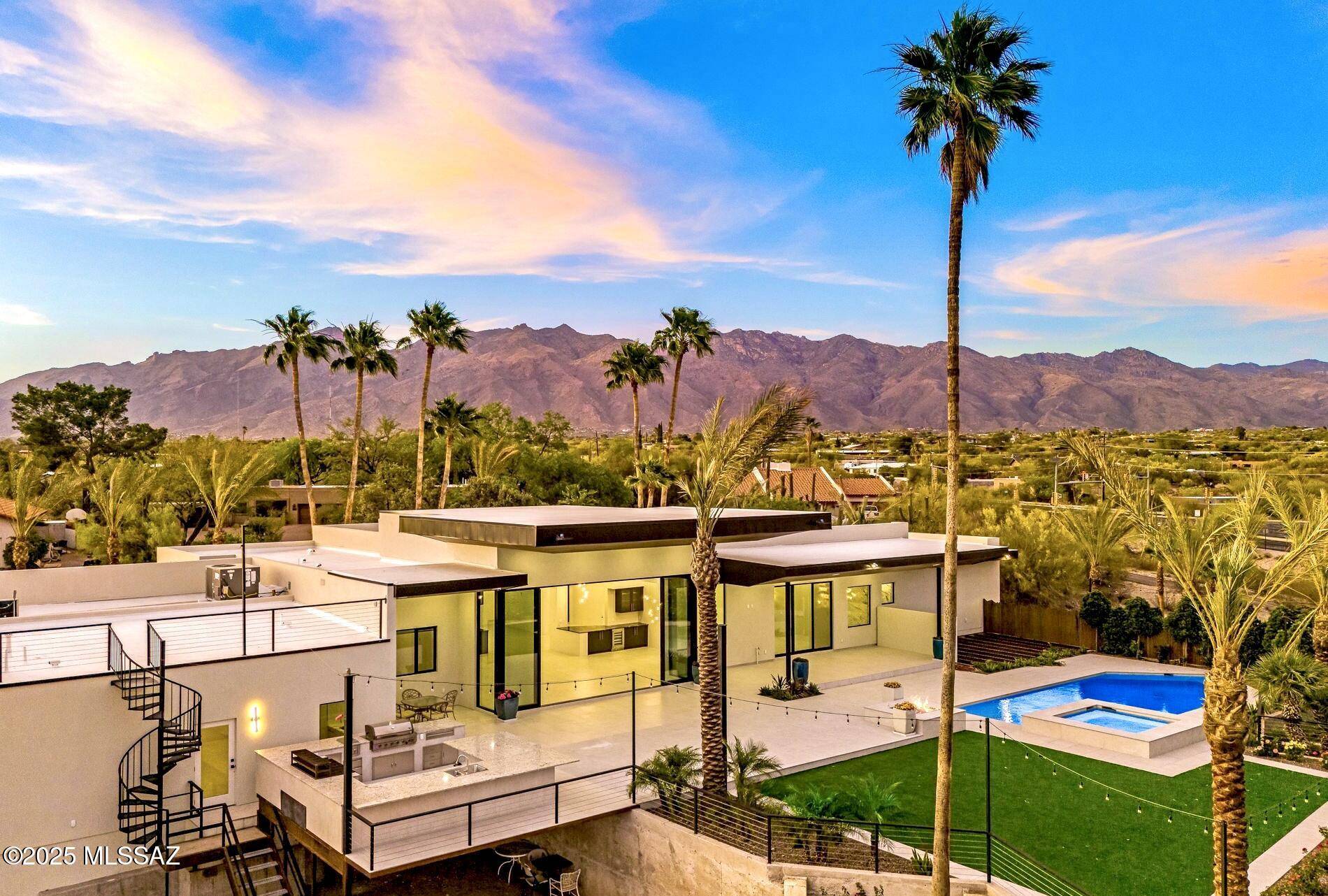 4678 E Coachlight Lane, Tucson, AZ 85718