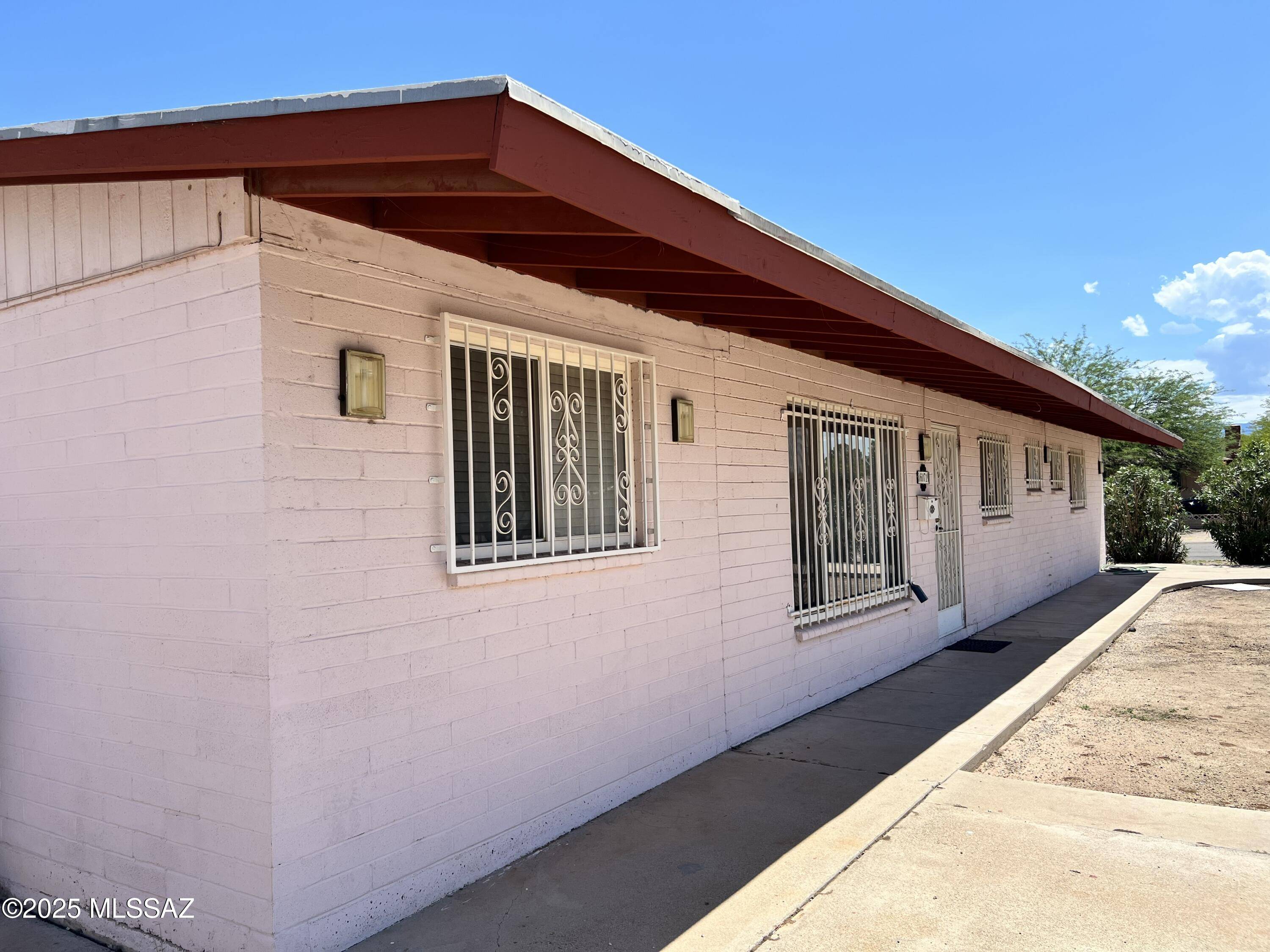 Tucson, AZ 85711,6071 E 27th Street