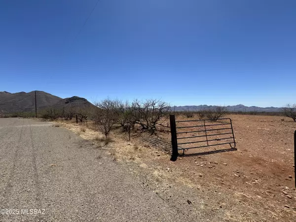 Rio Rico, AZ 85648,946 Camino Carina  #F