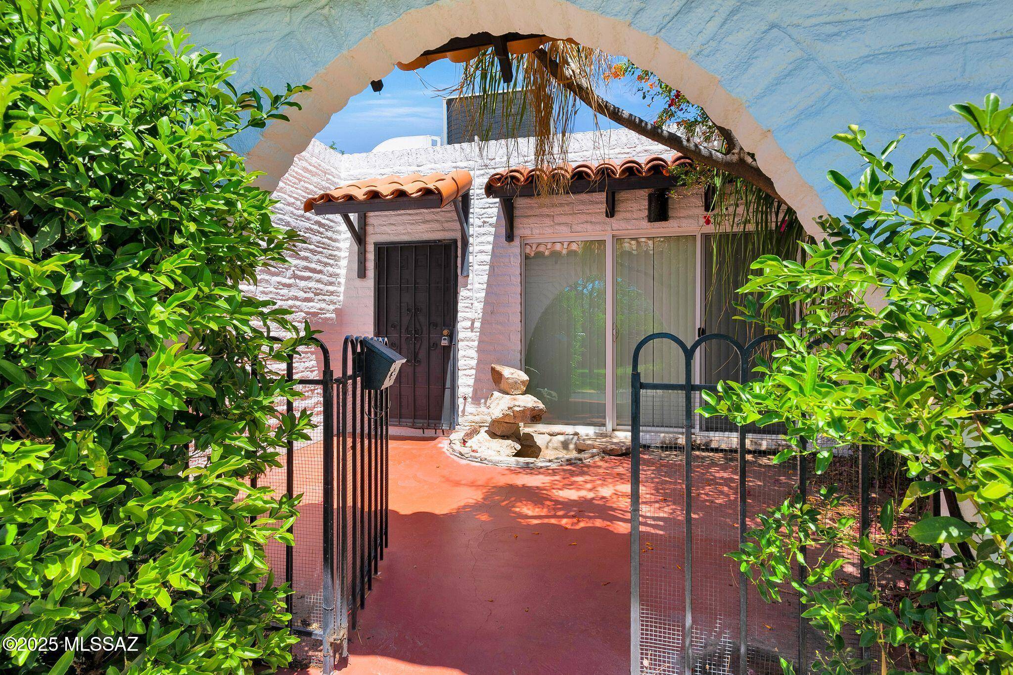 708 W Roller Coaster Road, Tucson, AZ 85704