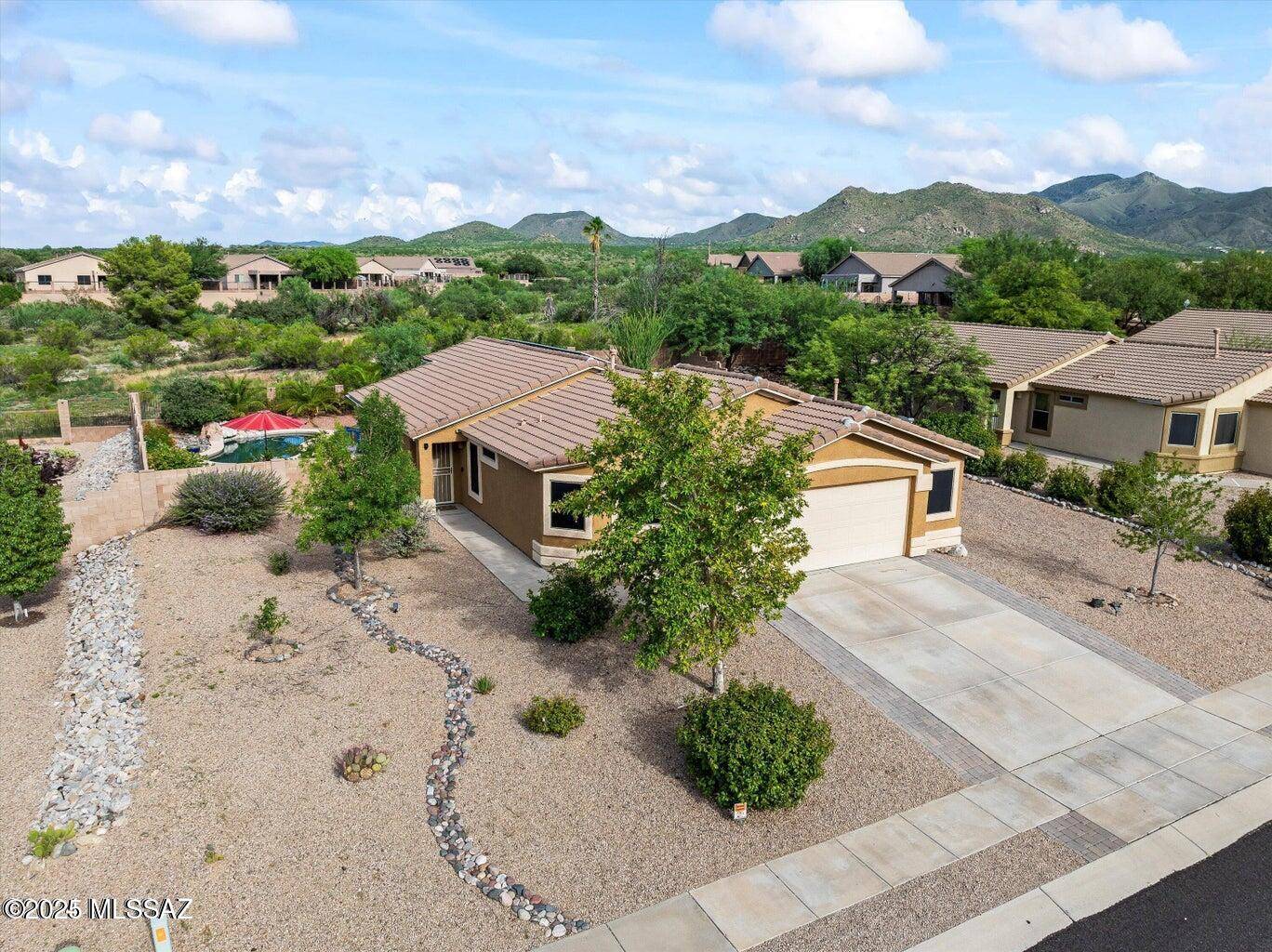 Vail, AZ 85641,533 S Sunny Rock Drive