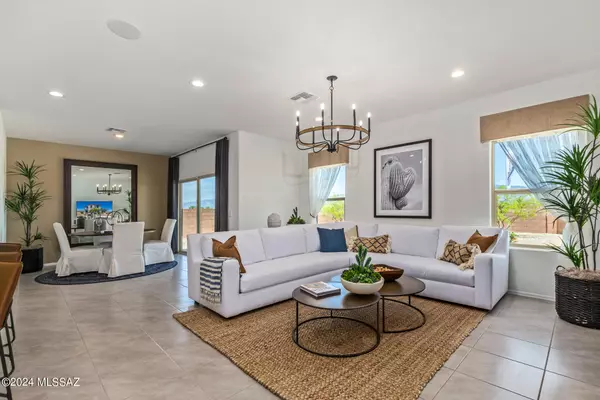 Tucson, AZ 85756,6140 E Black Caviar Place