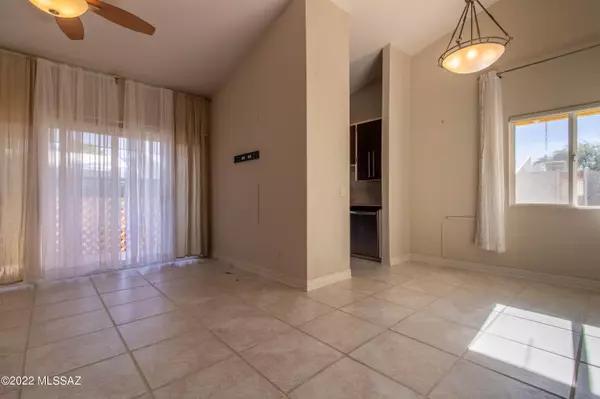 Tucson, AZ 85710,808 S Langley Avenue #206