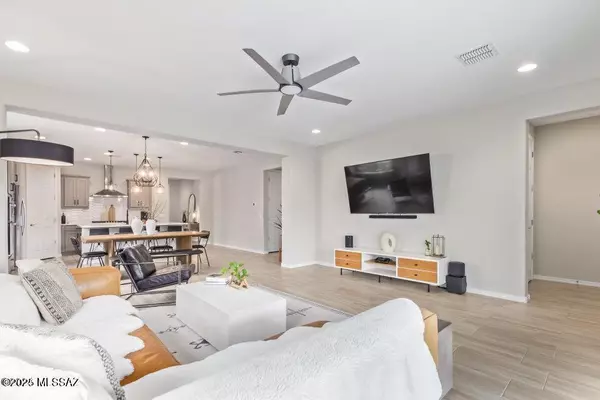 Tucson, AZ 85743,8461 N Van Cleeve Lane