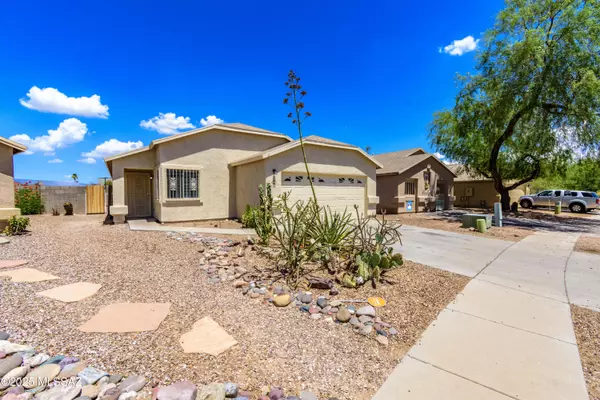 5992 S Nantac Rim Drive, Tucson, AZ 85706