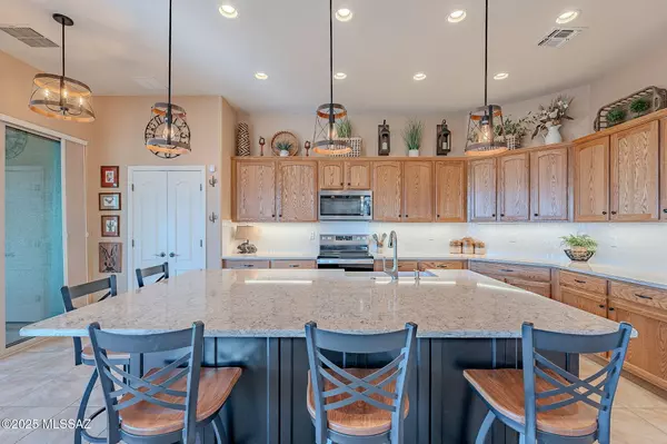 Green Valley, AZ 85622,2021 W Escondido Canyon Drive