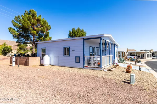 Benson, AZ 85602,1030 S Barrel Cactus Ridge  #221
