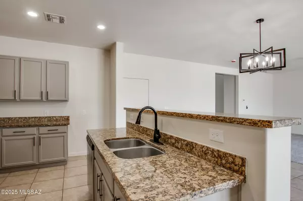 Tucson, AZ 85757,7691 W Tight Line Drive