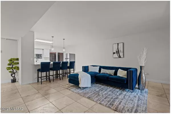 8338 E Placita Prado, Tucson, AZ 85710