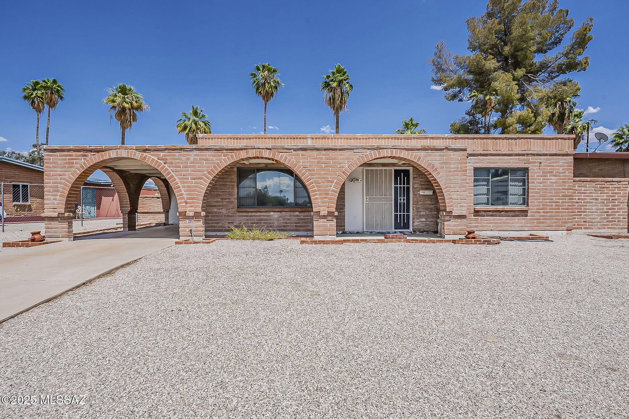 240 N Cloverland Avenue, Tucson, AZ 85711