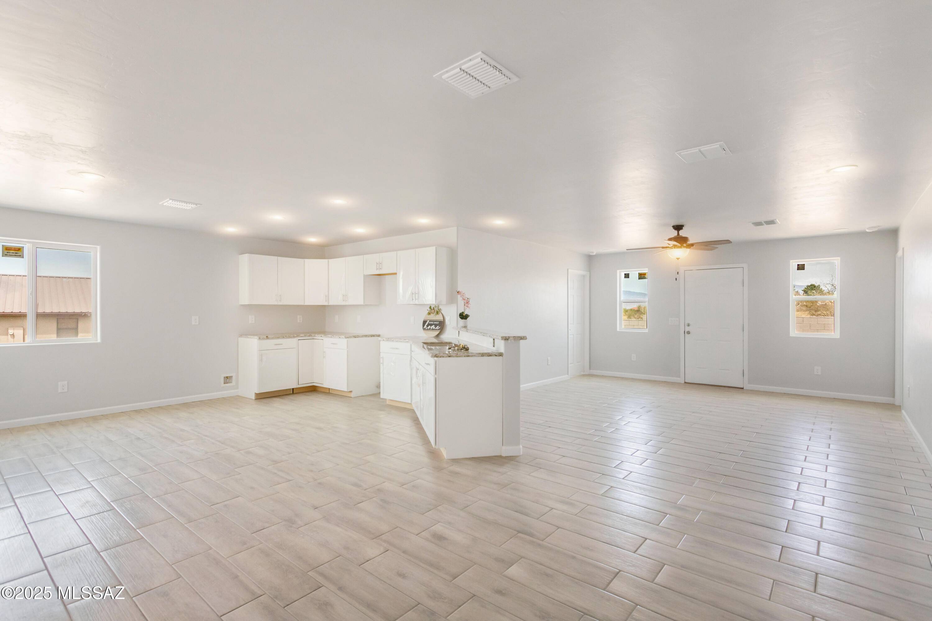 Corona De Tucson, AZ 85641,179 S Montgomery Avenue