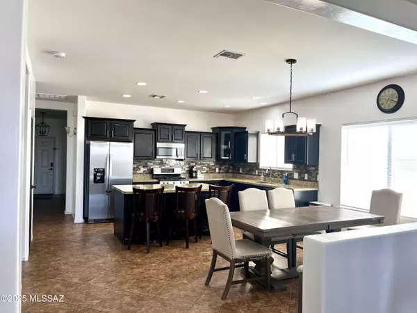 210 W Andrew Potter Street, Vail, AZ 85641